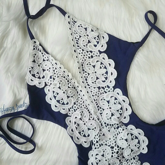 One piece cut out monokini swimsuit - Picture 2 of 4